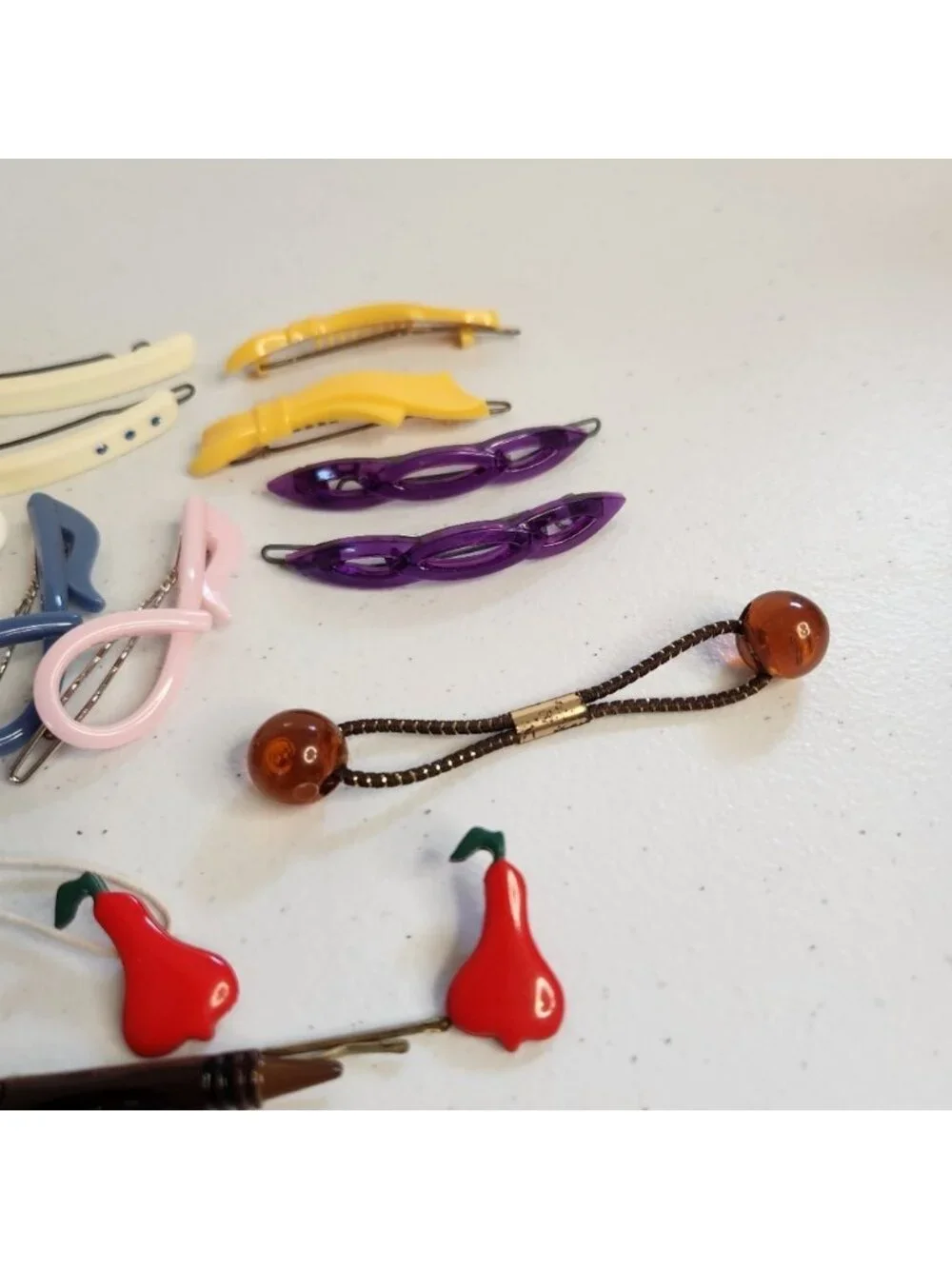 Vintage Girls Plastic Hair Barrettes 70s 80s Mixed Lot Goody Bobby Pins Crayons